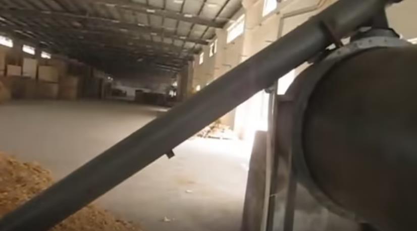 木材烘干機利用高溫?zé)犸L(fēng)快速干燥物料